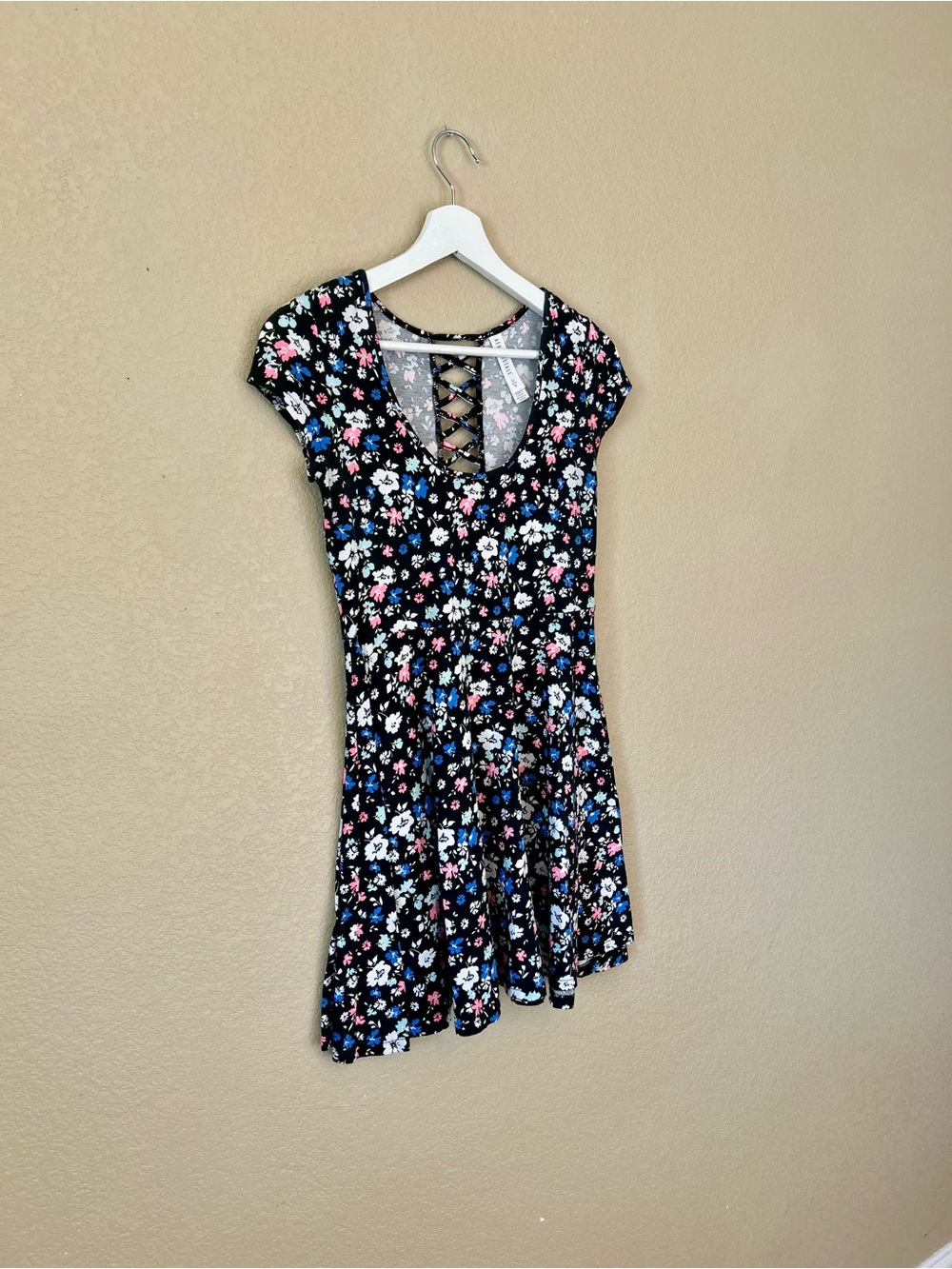 Aeropostale Black Floral Lace-Up Skater Mini Dress Size M Summer Fitted Coquette - Picture 3 of 9
